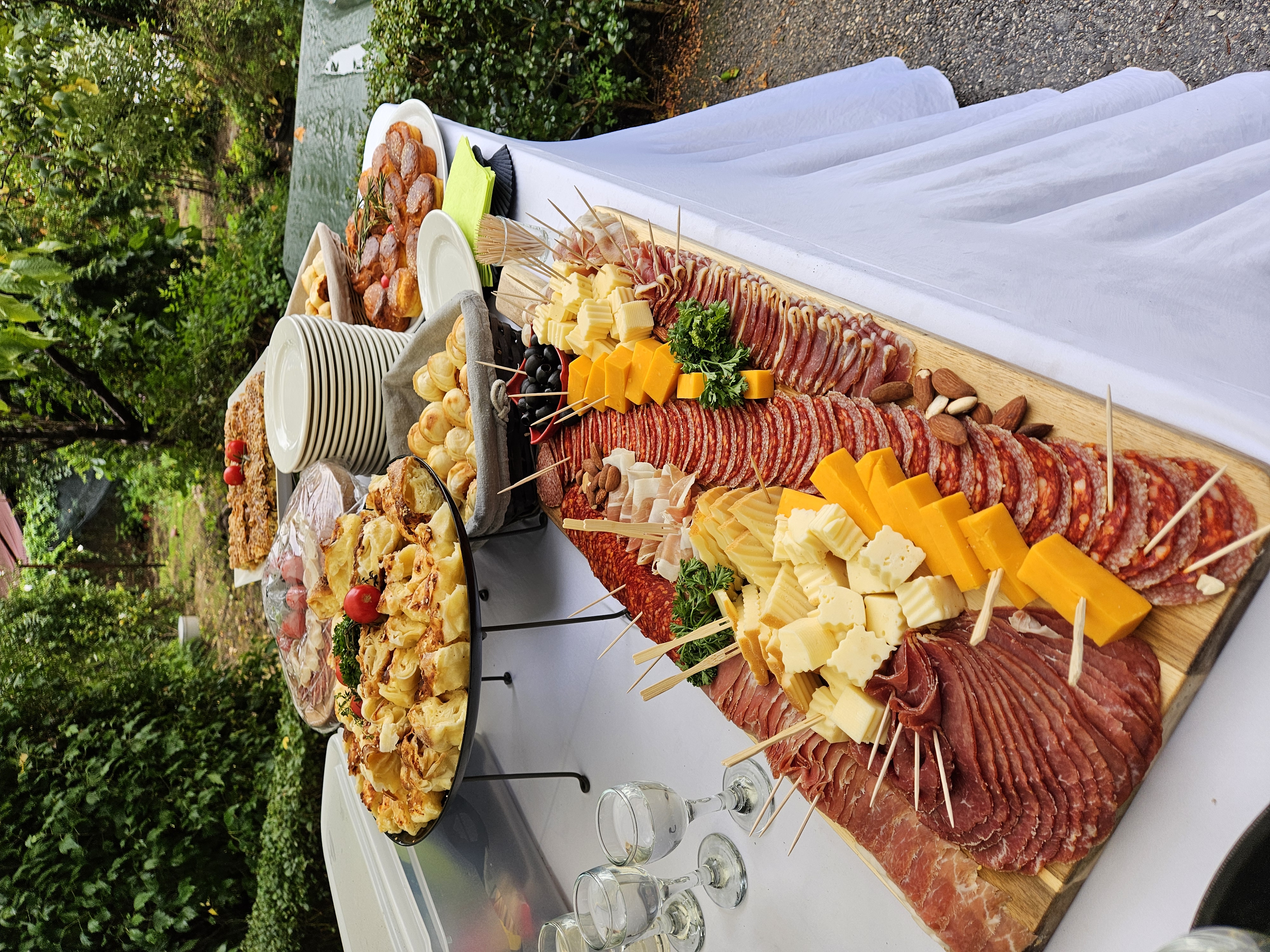 Postavka stola za ketering