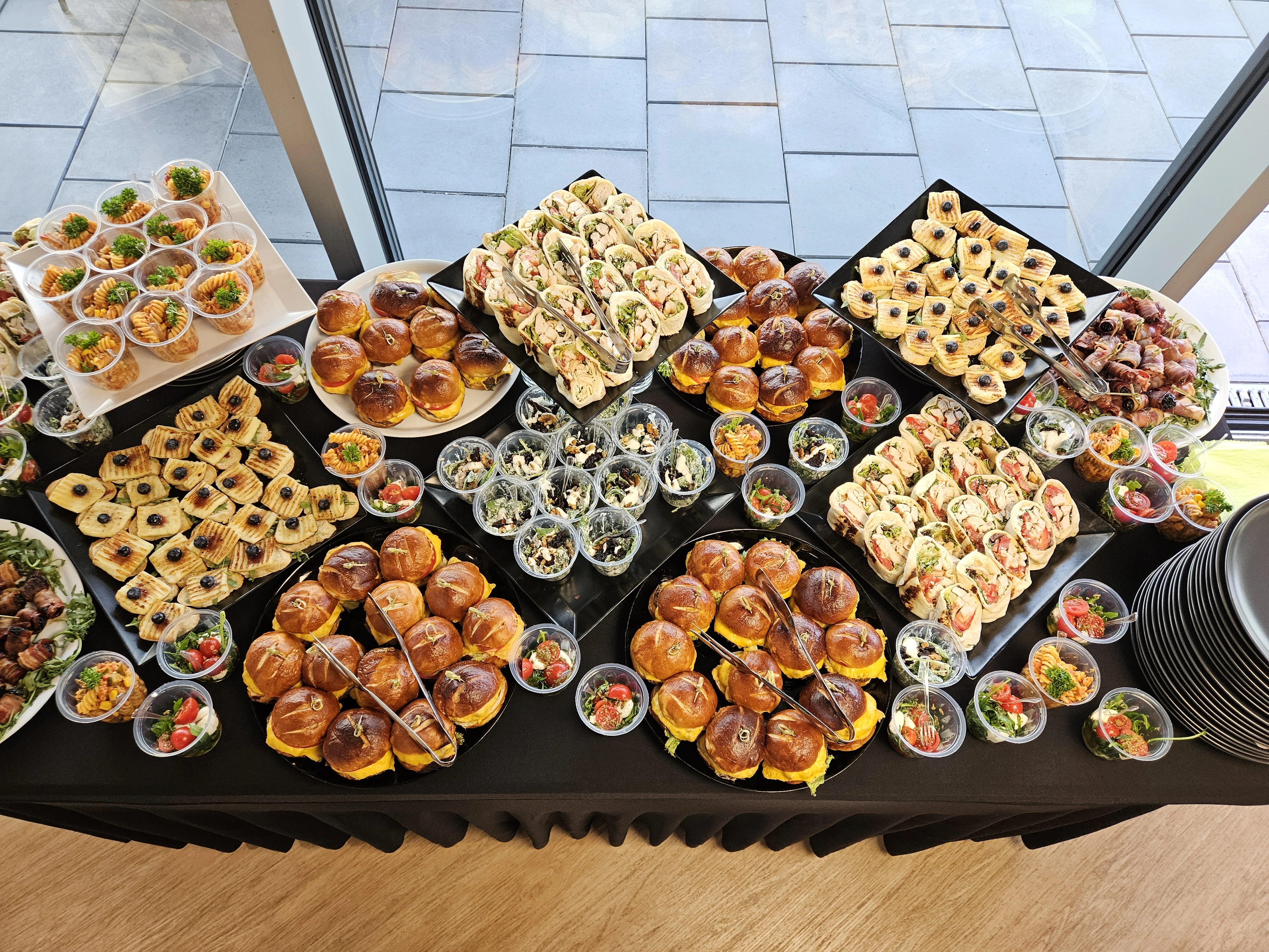 Ketering postavka hrane